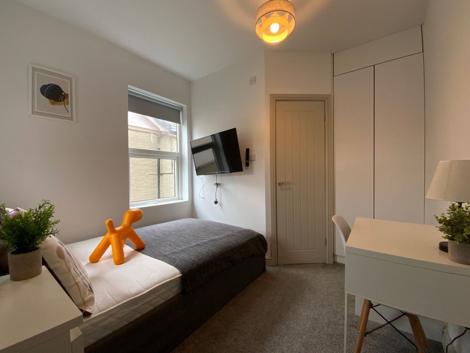 Room Roberts Road in High Wycombe