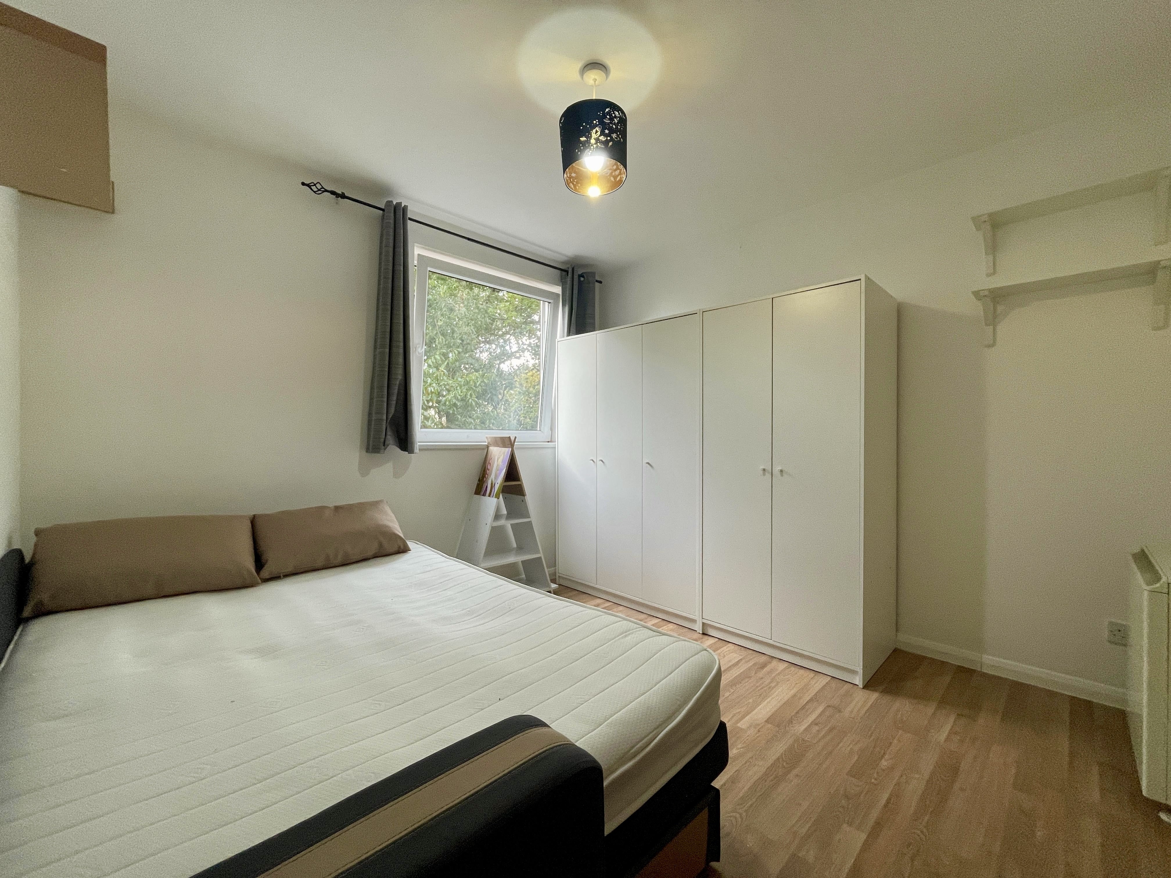 Flat Porchester Mead in Greater London