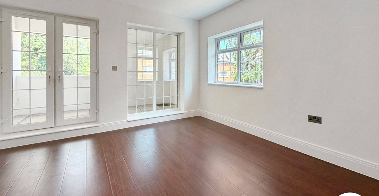 Flat Eaglesfield Road in Greater London