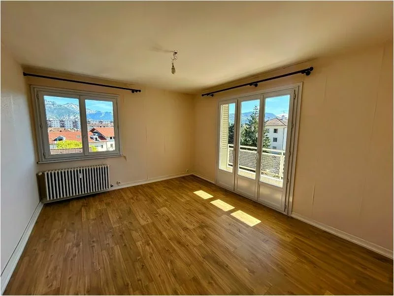 Flat Place du Château in Annecy