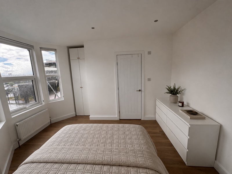 Room Blackhorse Road in Greater London