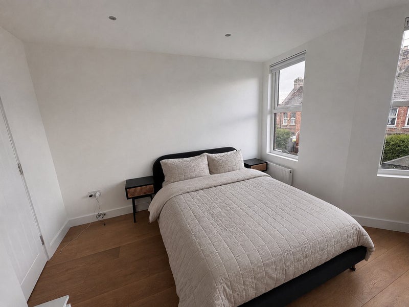 Room Blackhorse Road in Greater London