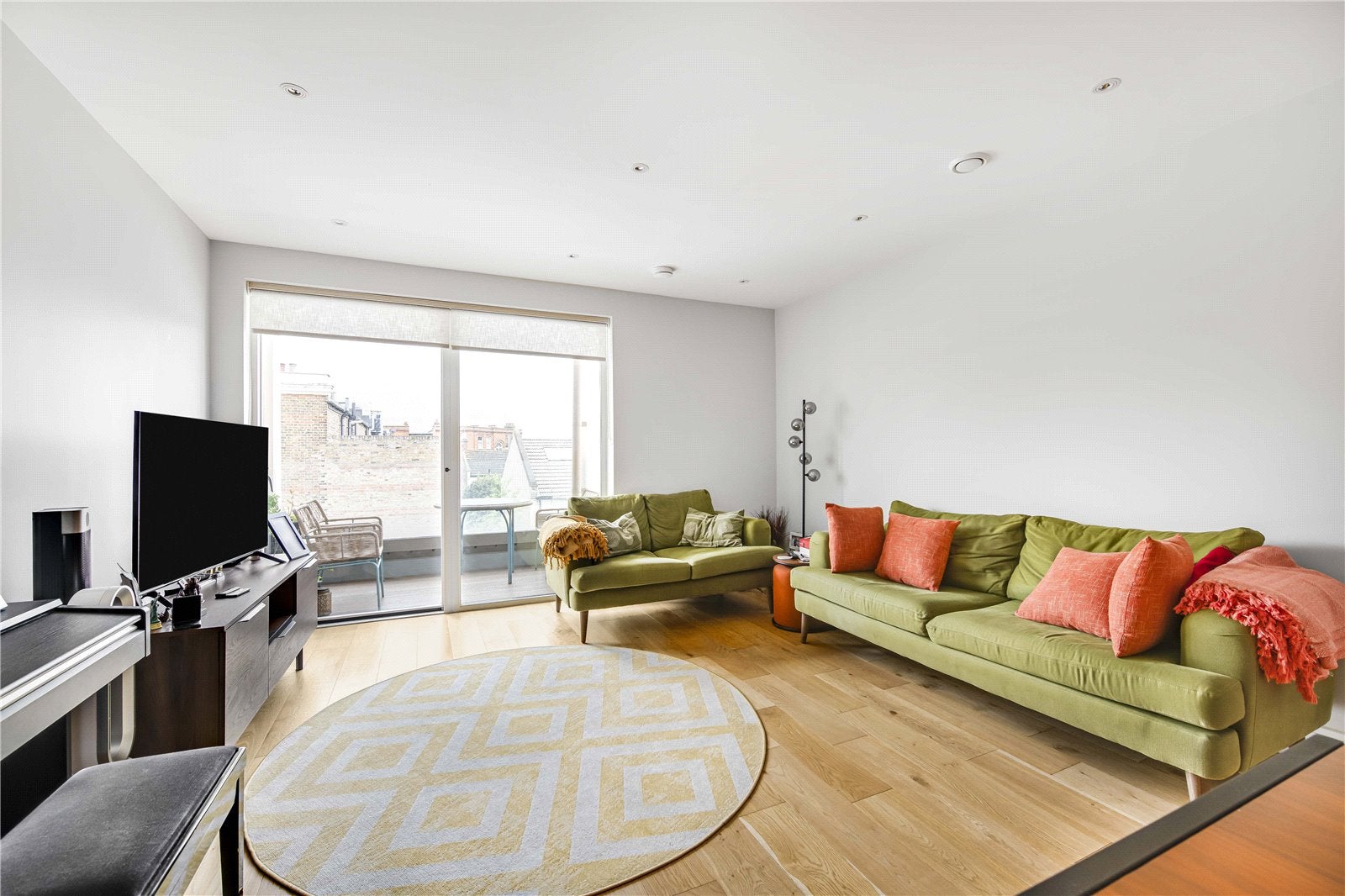 Flat Lillie Road in Greater London