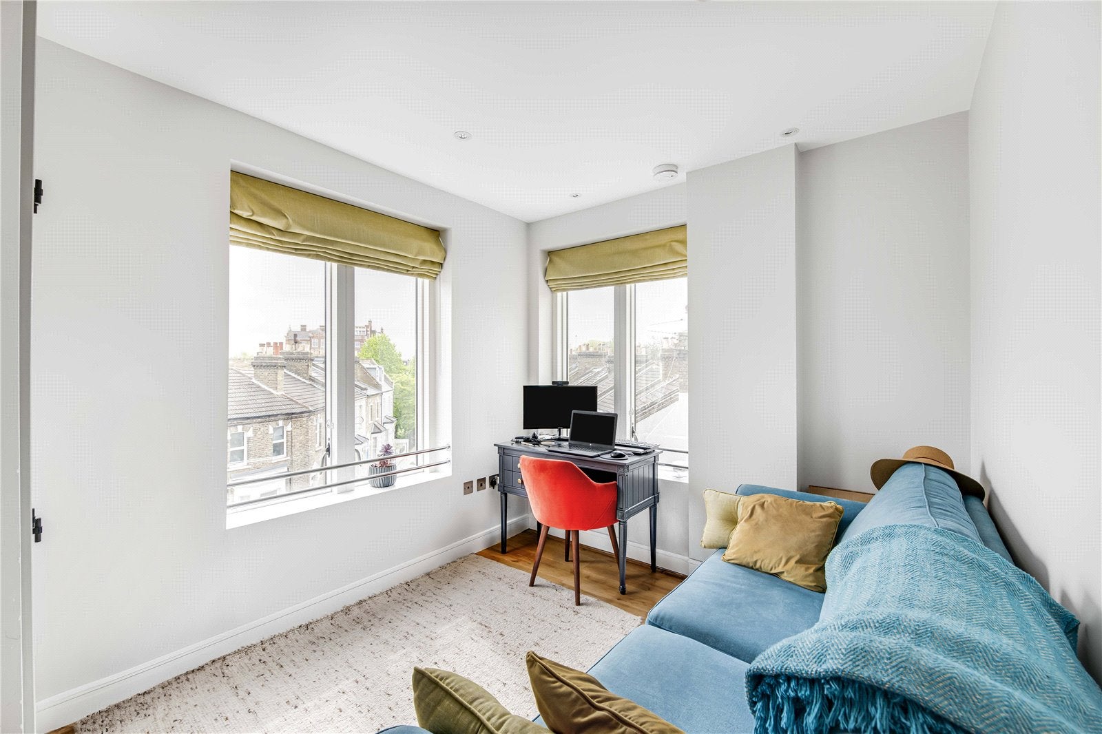 Flat Lillie Road in Greater London