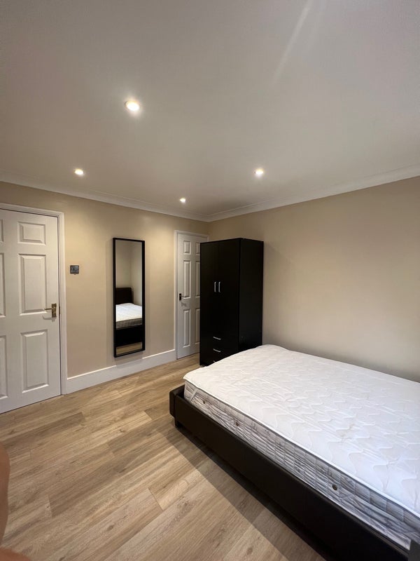 Room Worth Road in Crawley