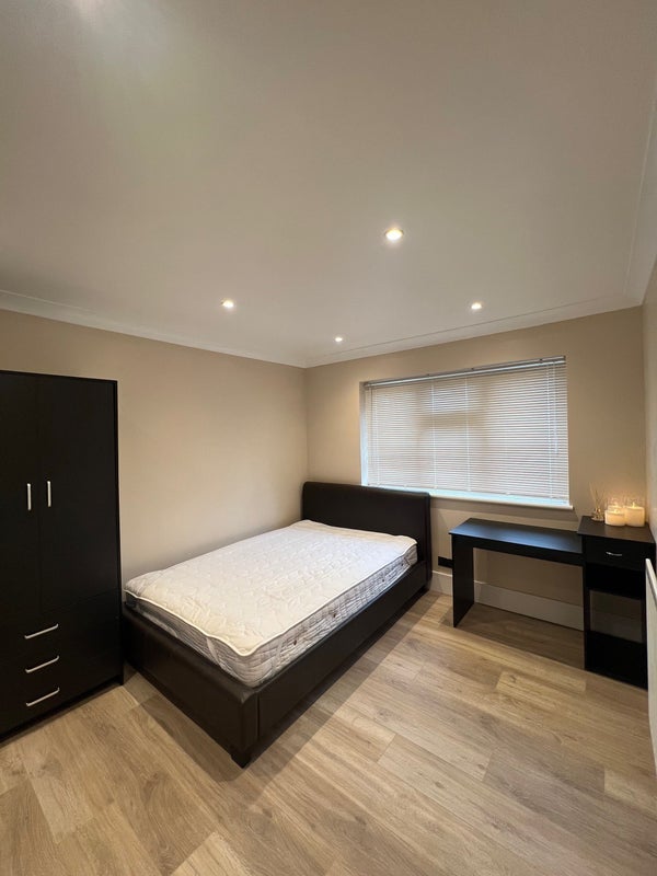 Room Worth Road in Crawley