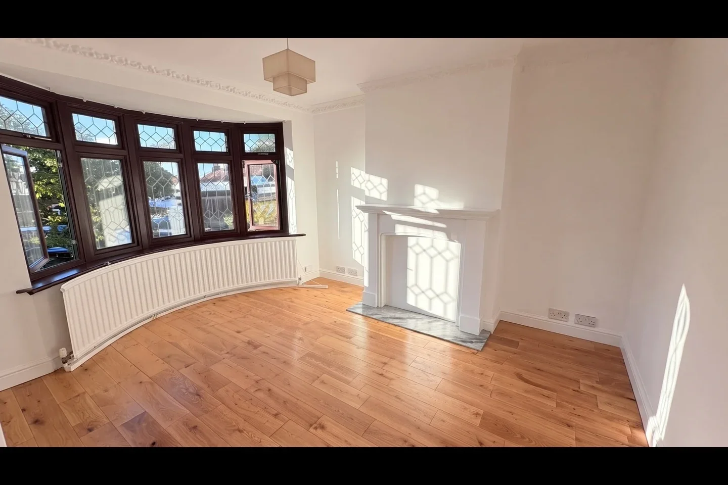 House Oakdene Avenue in Greater London