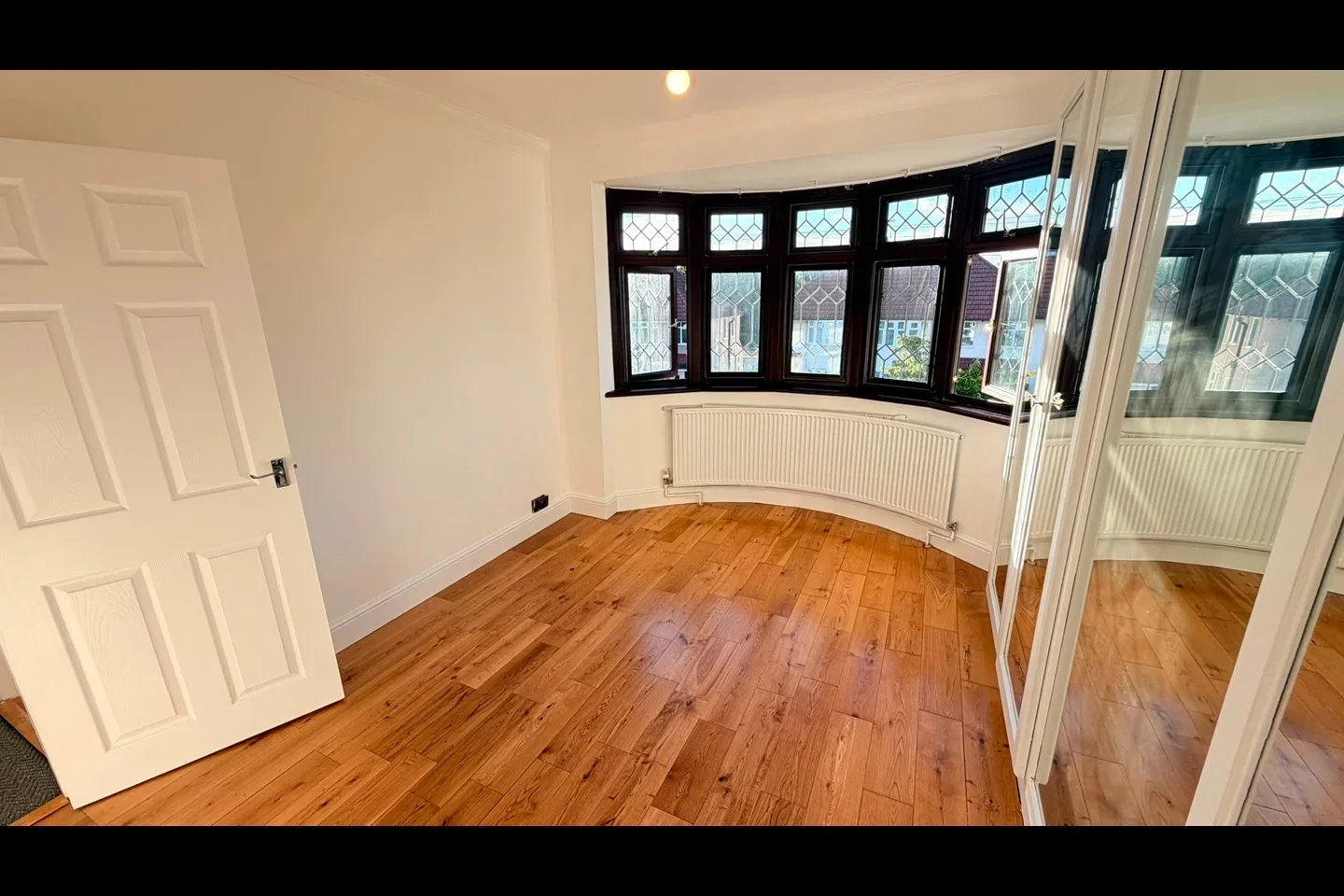 House Oakdene Avenue in Greater London