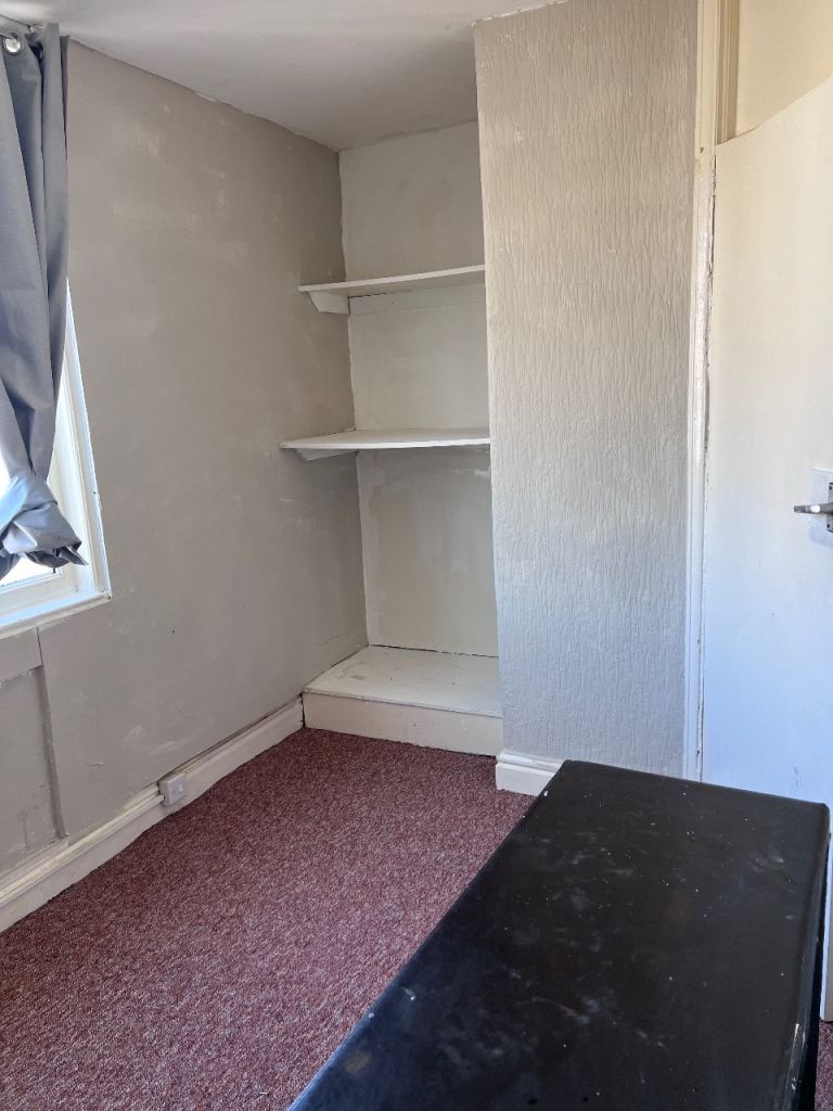 Flat Crystal Road in Blackpool