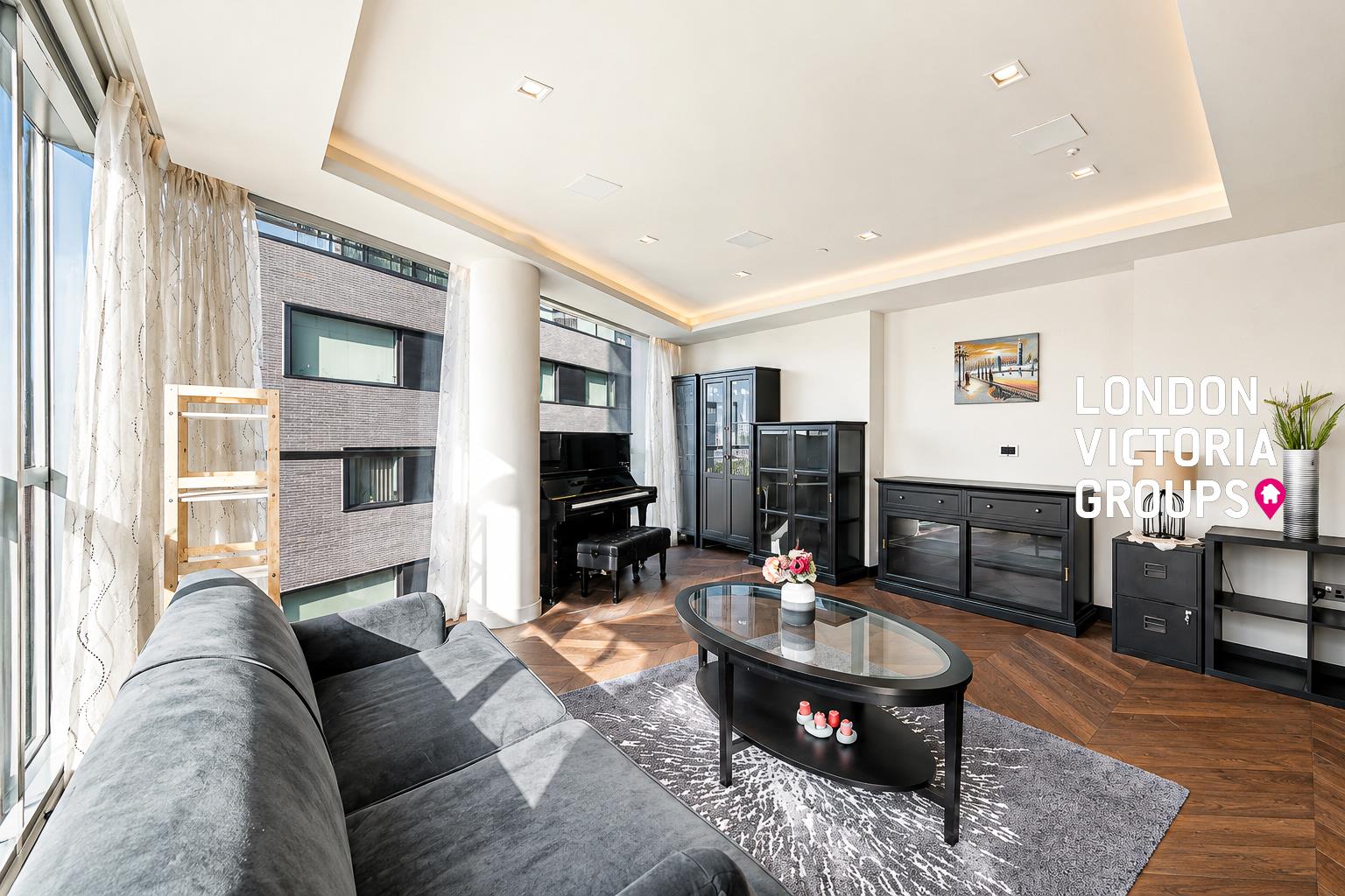 Flat Earls Way in Greater London