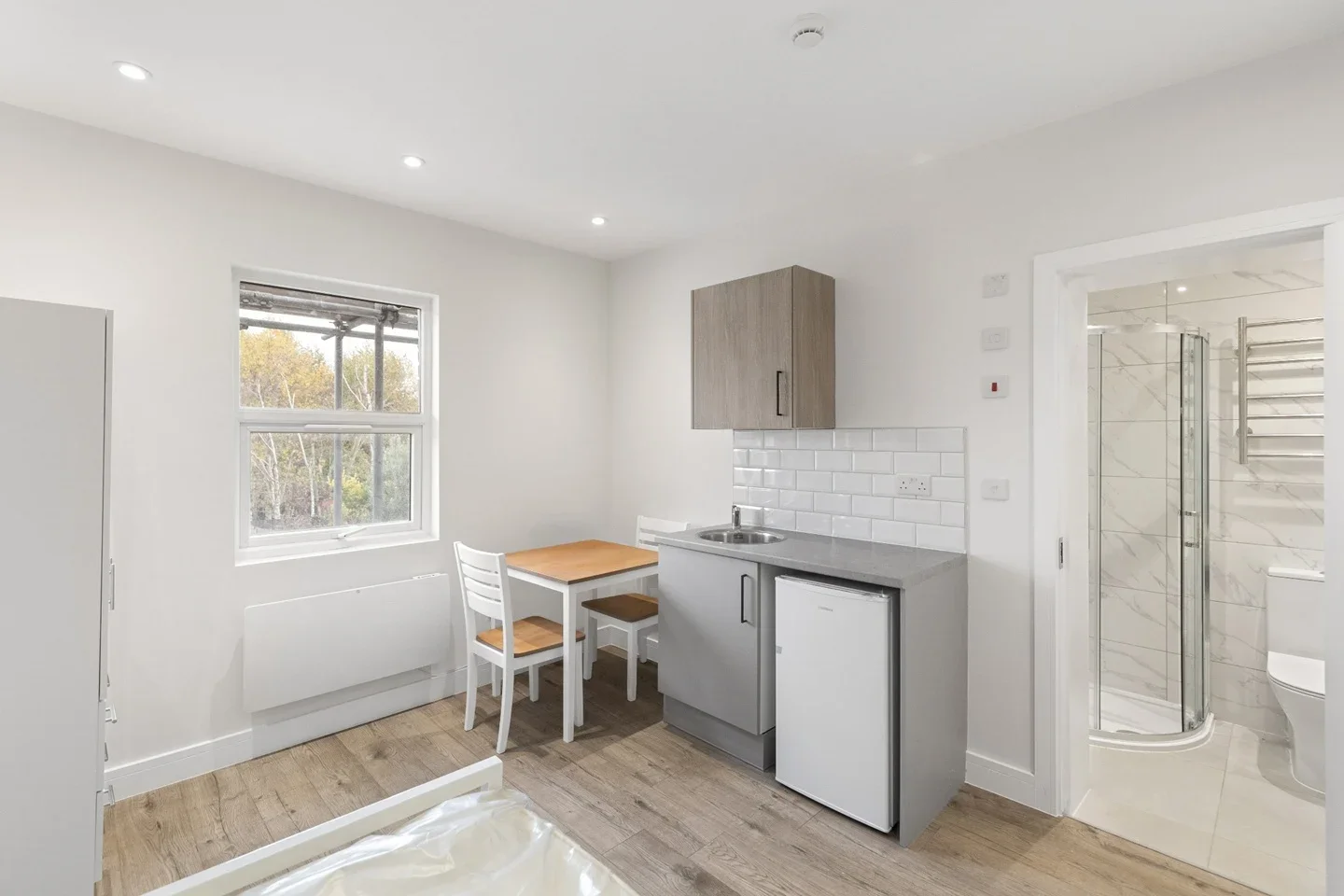Flat Chase Side Crescent in Greater London
