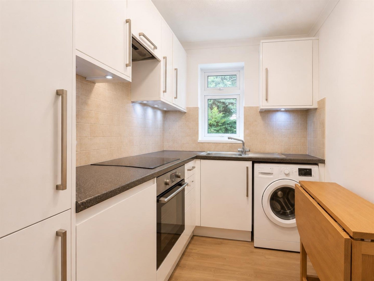 Flat Bloomfield Close in Newport