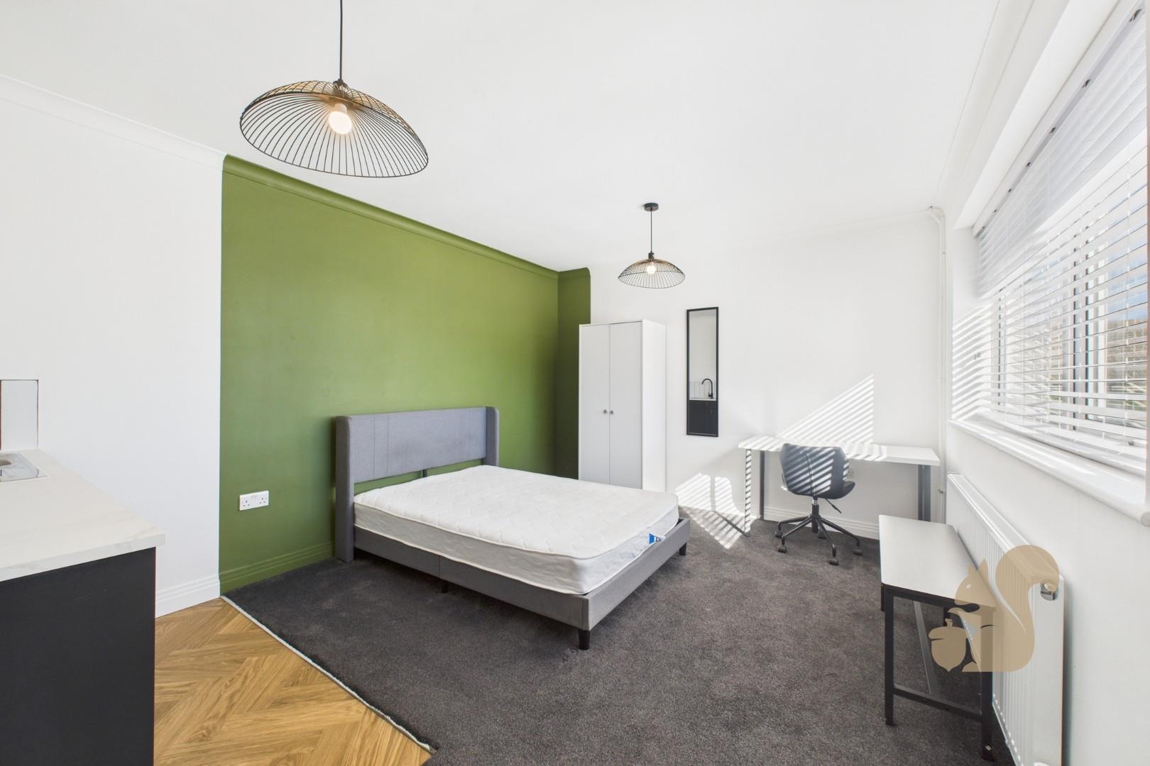 Room Sunrise Avenue in Chelmsford