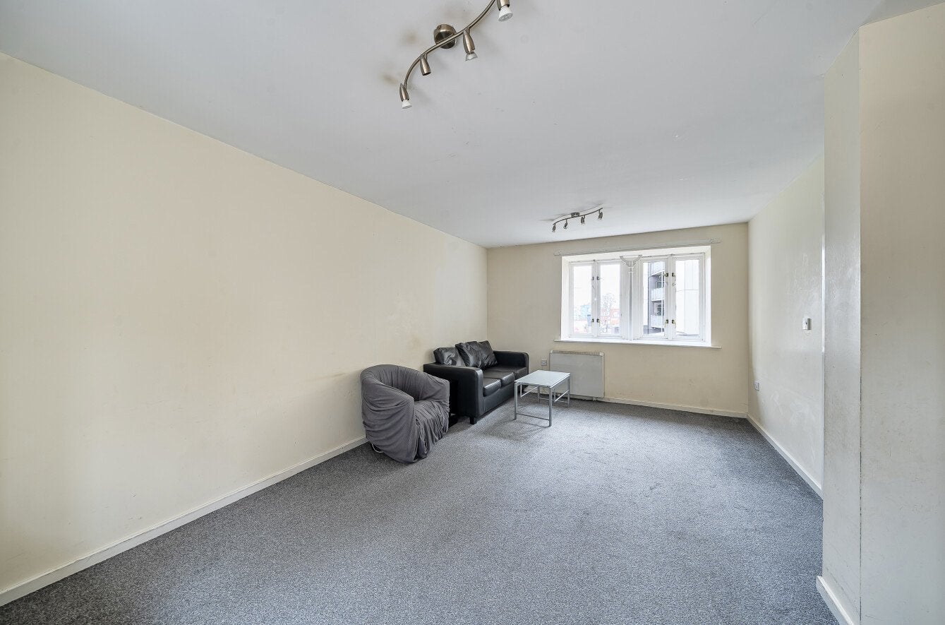 Flat Meanwood Road in Leeds