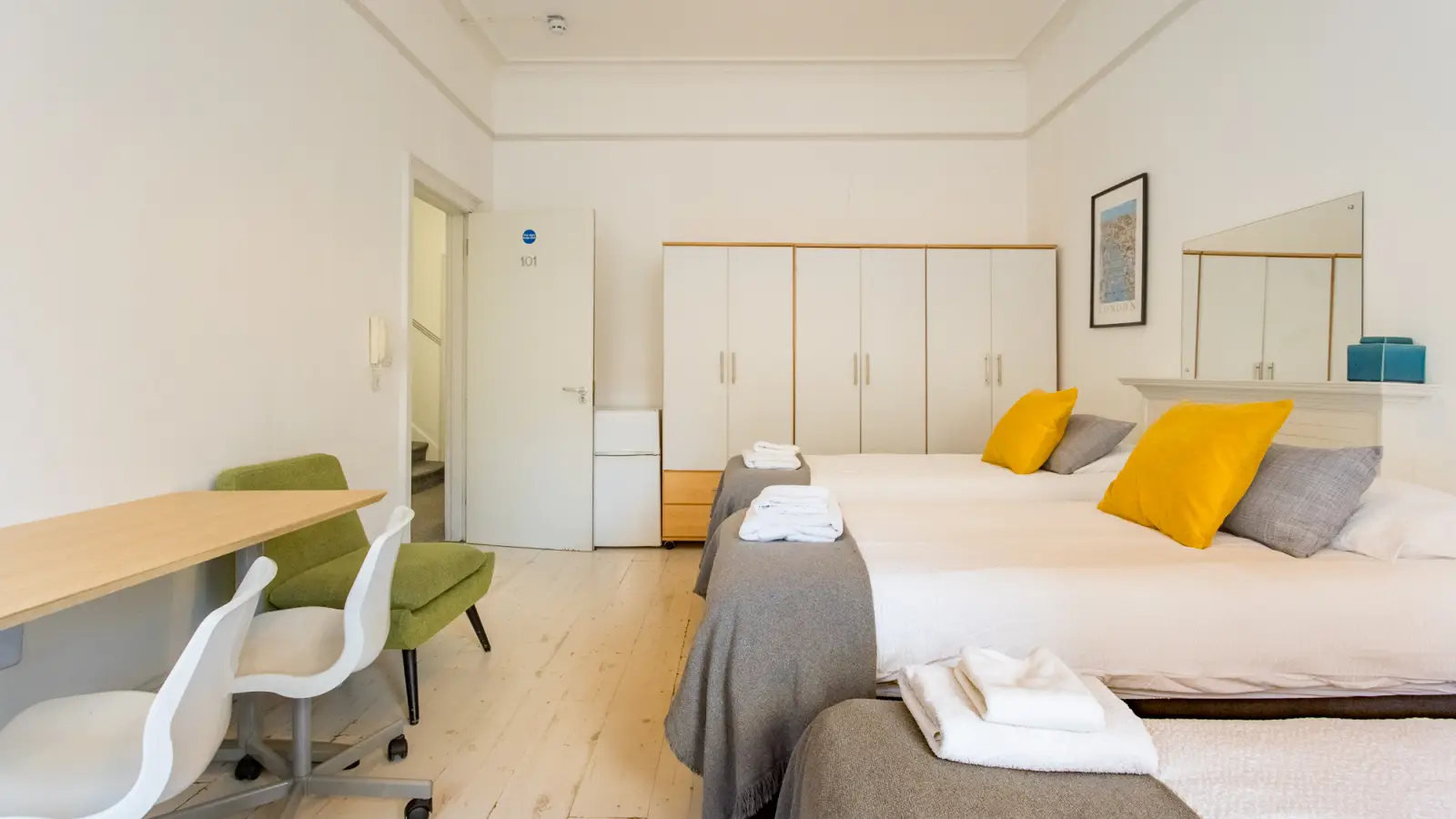 Room Penywern Road in Greater London