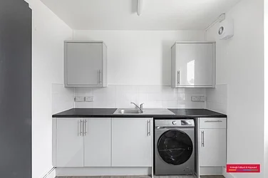 House Dagenham Road in Greater London
