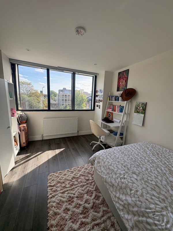 Room Brixton Hill in Greater London