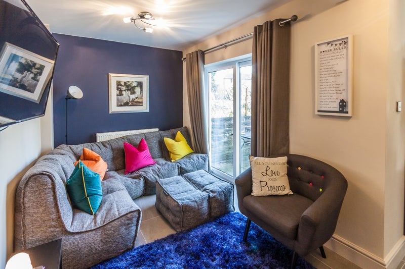 Room Whitefield Road in Cardiff