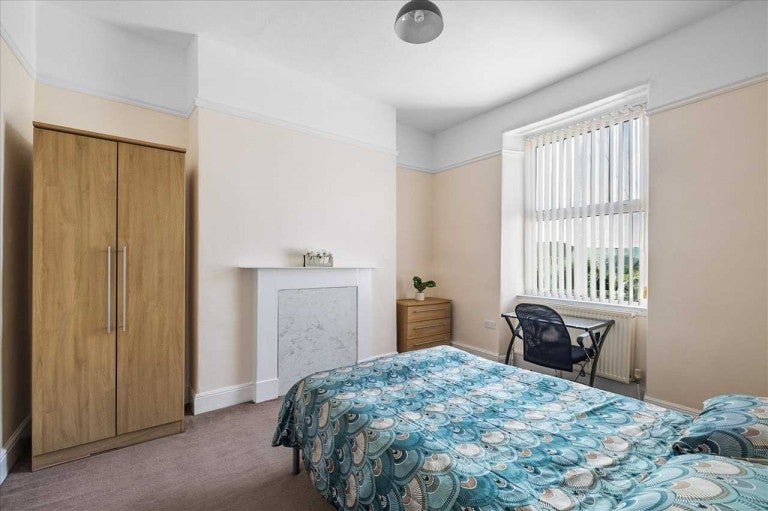 Room Beaumont Place in Plymouth