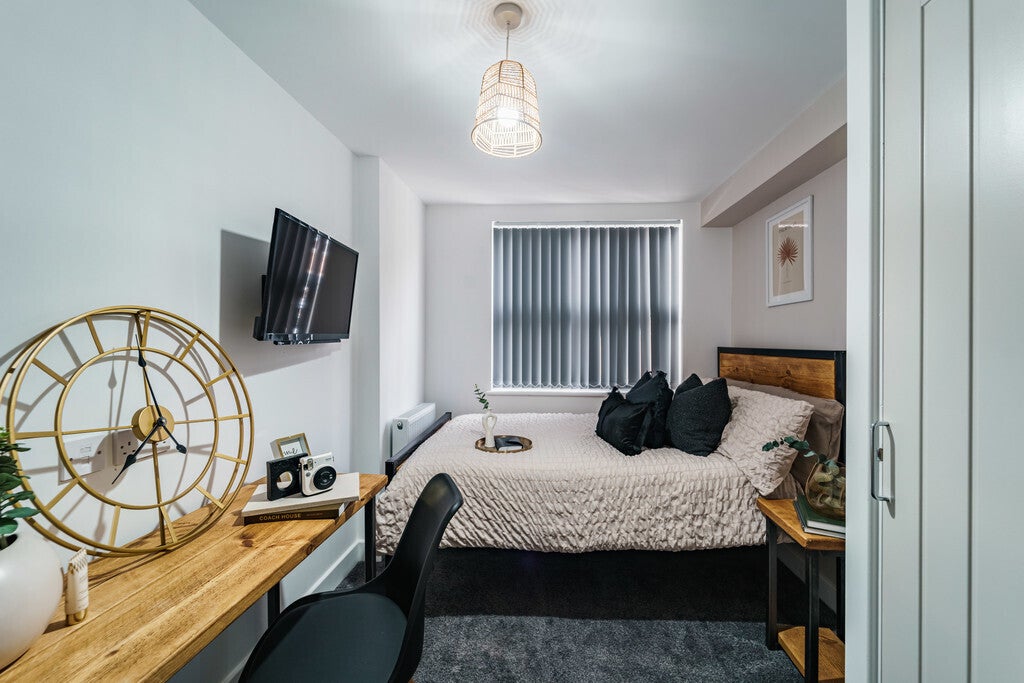 Room Humber Avenue in Coventry