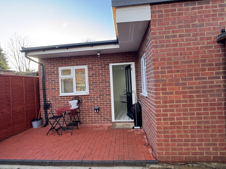 House Henderson Drive in Dartford