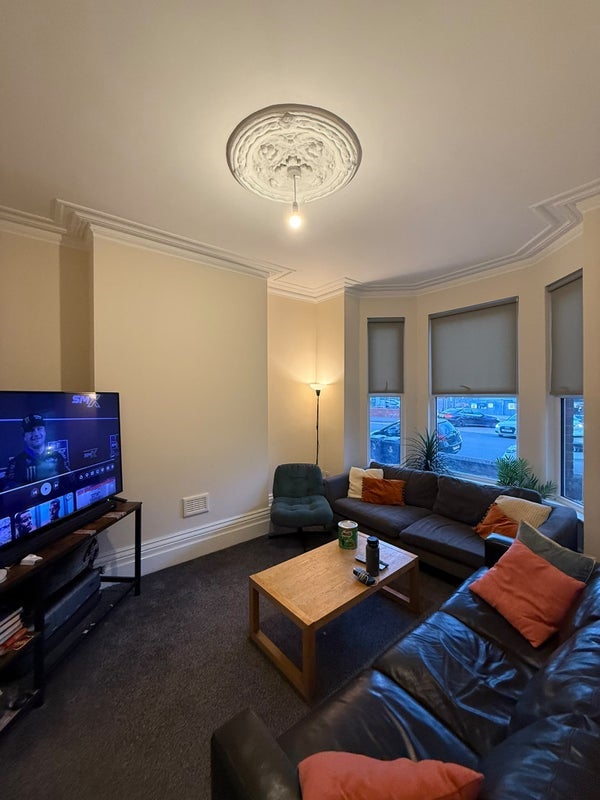 Room Albany Road in Manchester