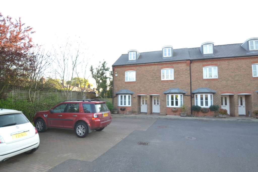 House Kingsleigh Close in Greater London