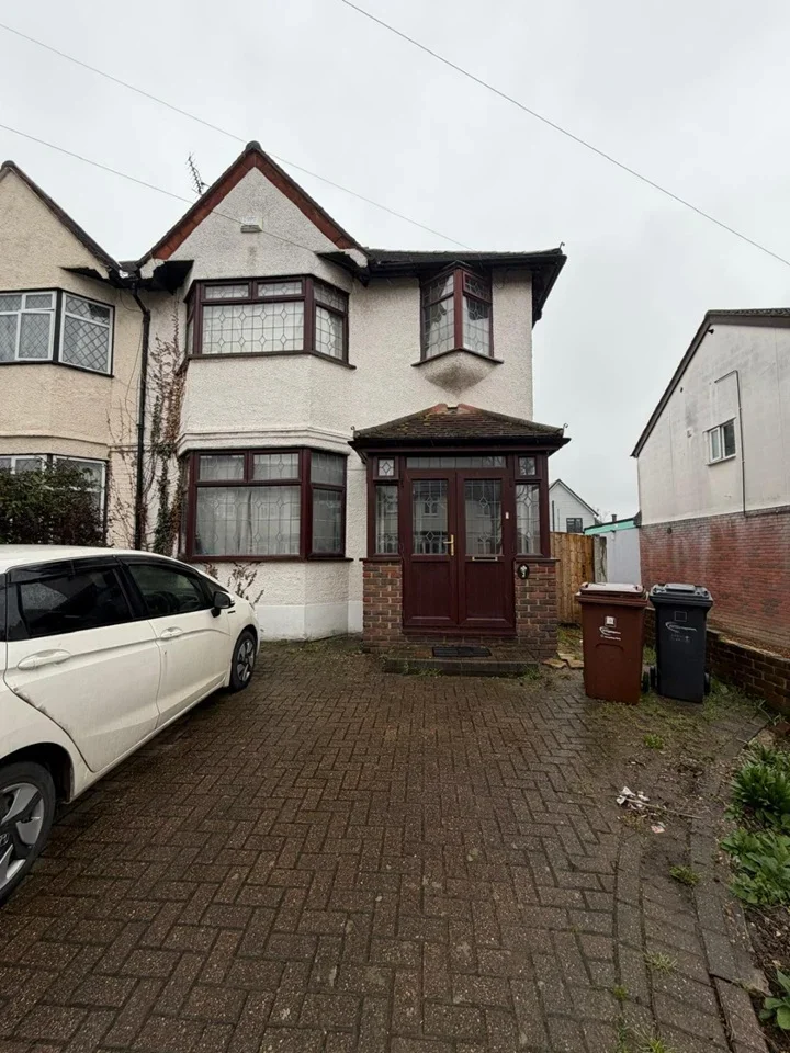 House Ashton Gardens in Greater London