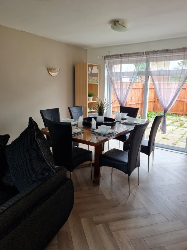 Room Frenton Close in Newcastle upon Tyne