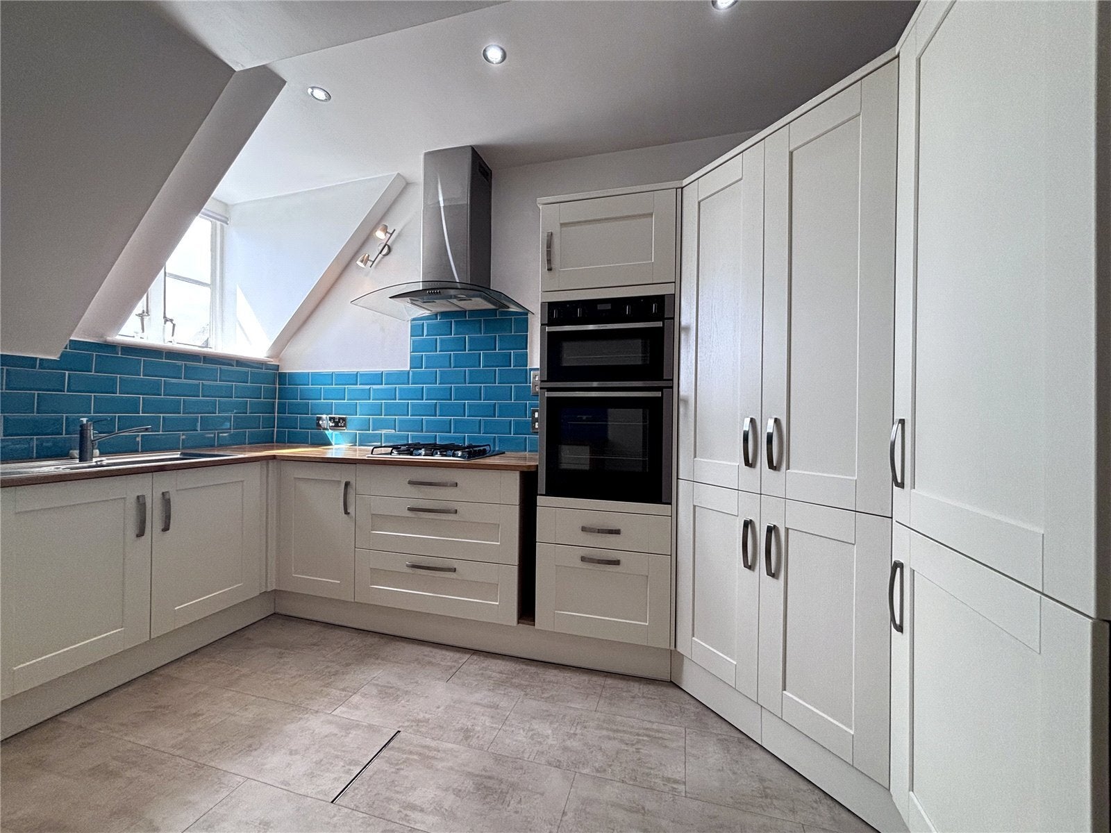 Flat Somerleigh Road in Dorchester