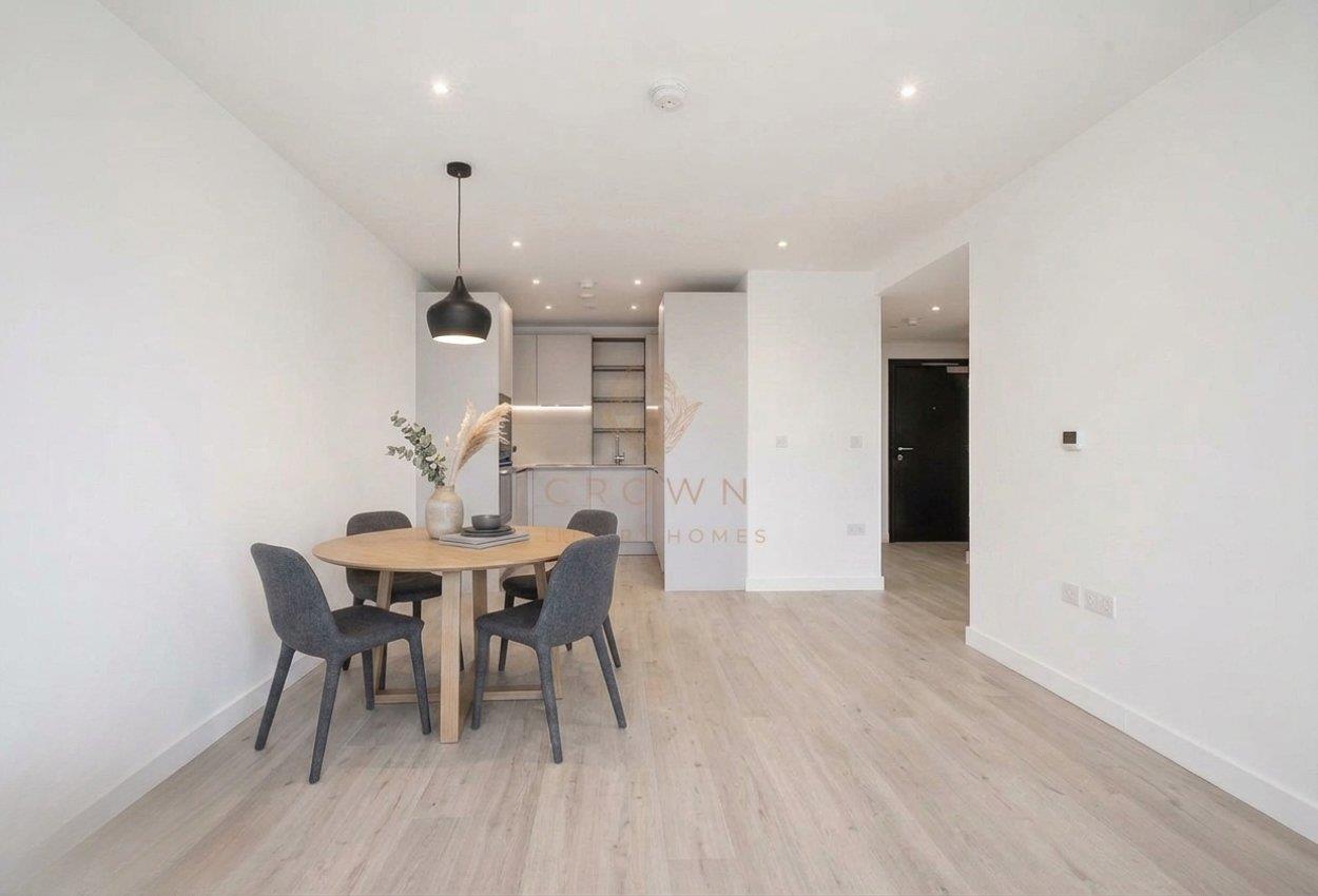 Flat Woodberry Down in Greater London