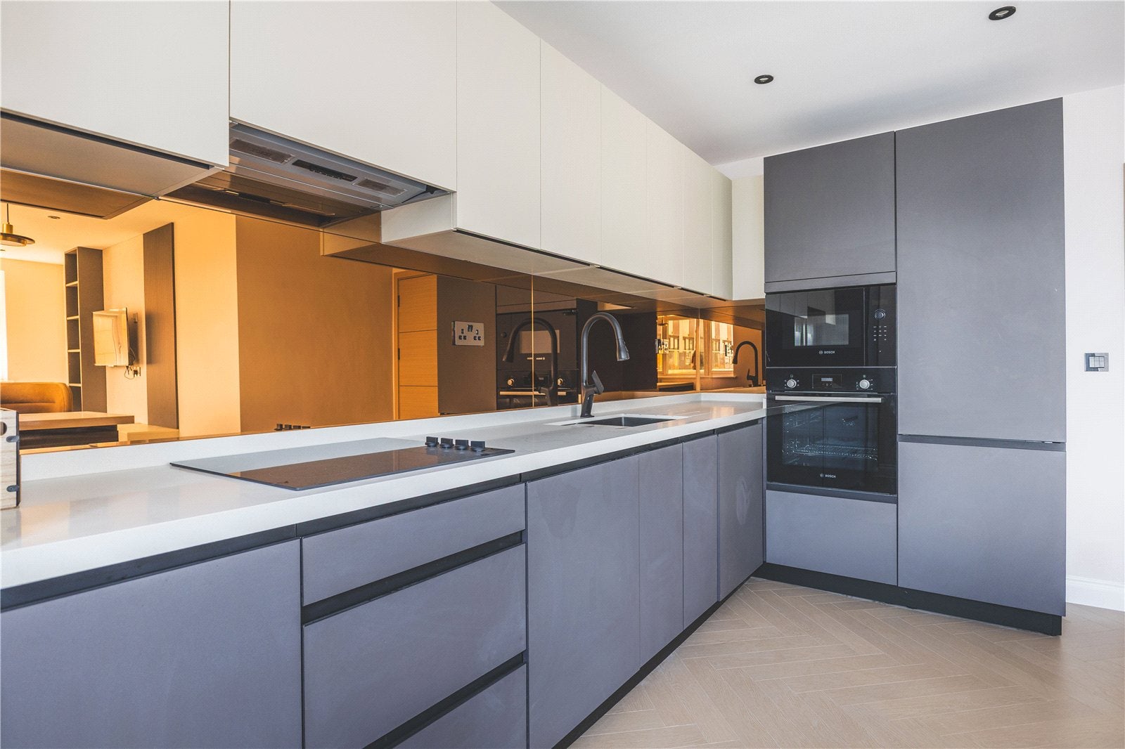 Flat Philpot Street in Greater London