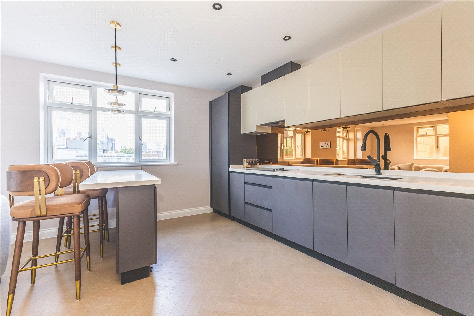Flat Philpot Street in Greater London