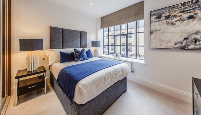 Flat Sutton Court Road in Greater London