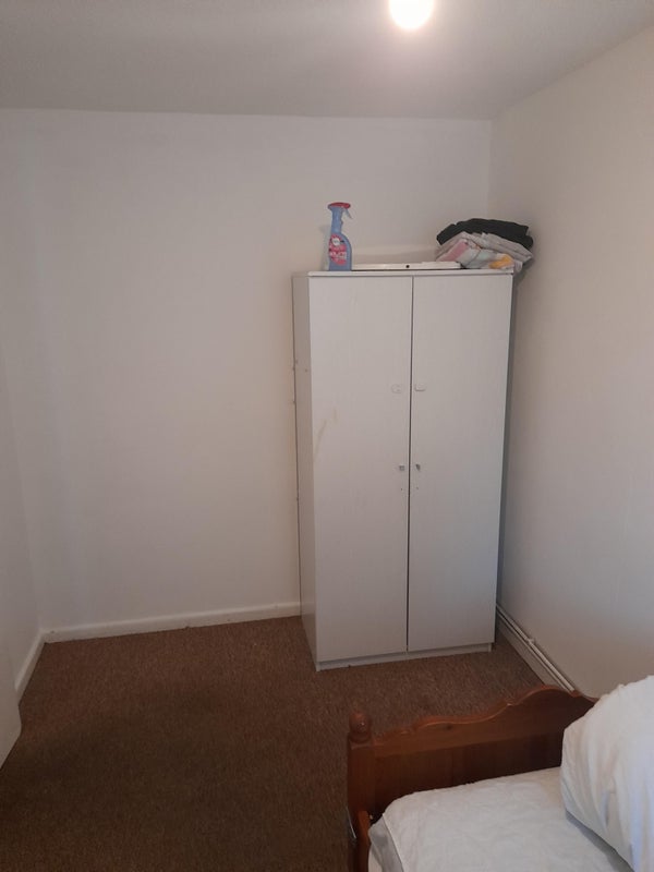 Room Meadow Close in Stratford-on-Avon