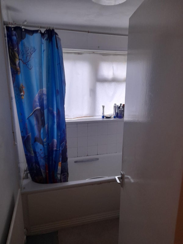 Room Meadow Close in Stratford-on-Avon