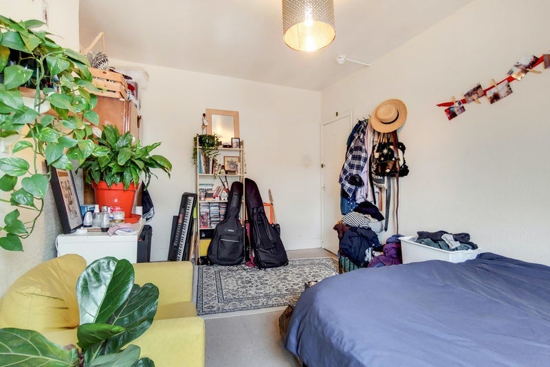 Room Harrow Road in City of Westminster