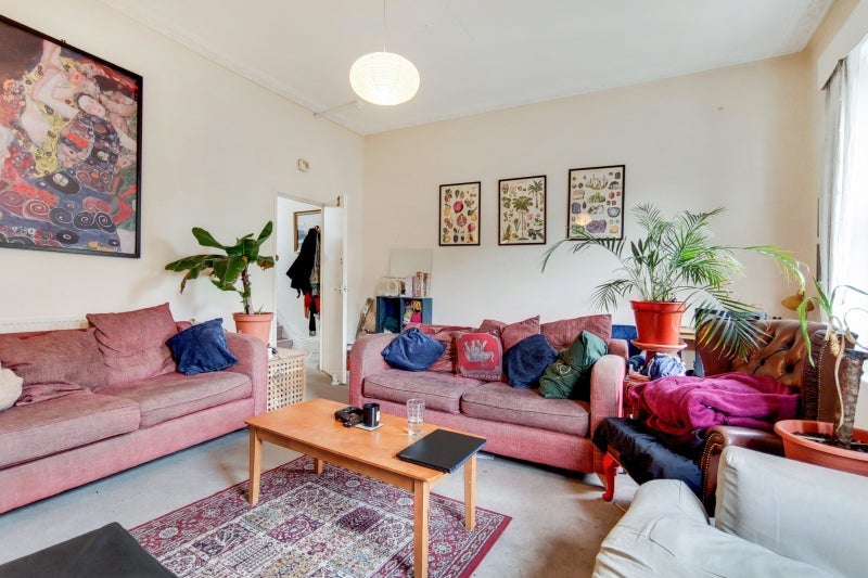 Room Harrow Road in City of Westminster