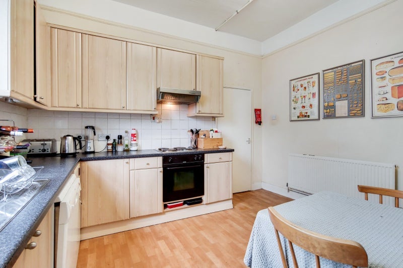 Room Harrow Road in City of Westminster