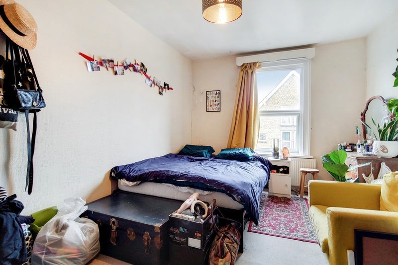 Room Harrow Road in City of Westminster