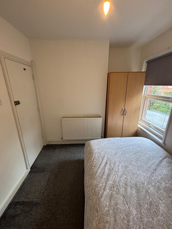 Room Burlington Road in Southampton