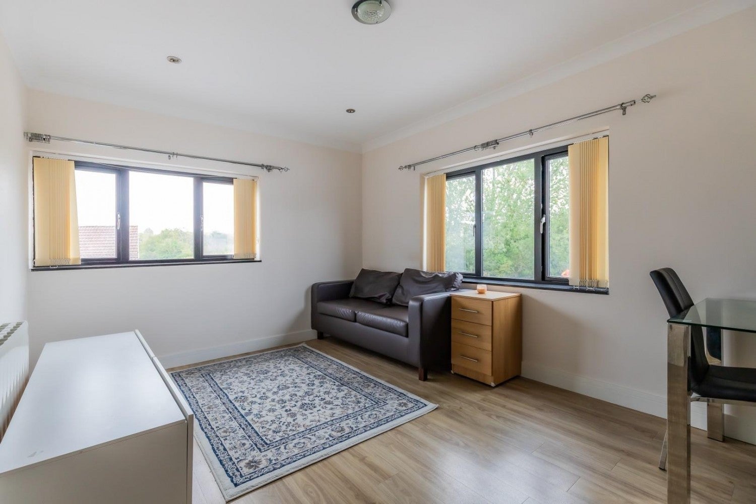 Flat Cardiff Road in Dinas Powys