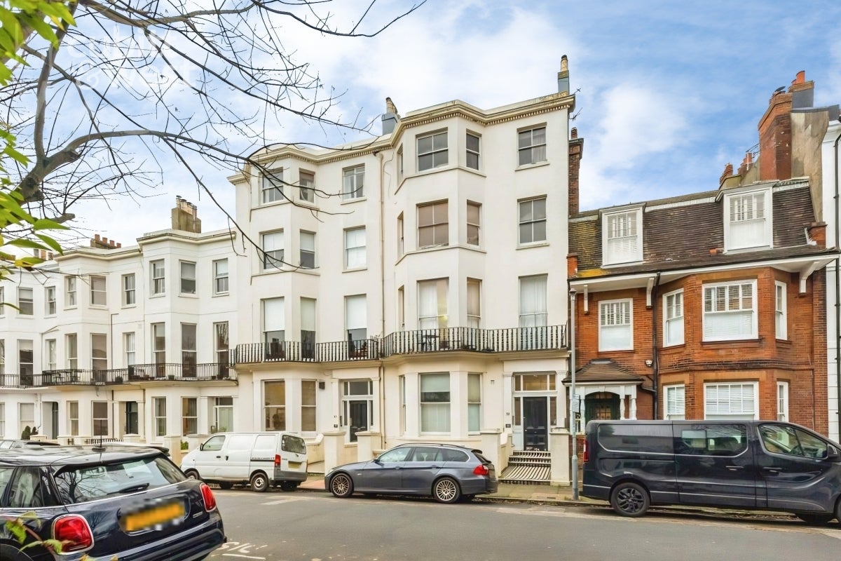 Flat Linkfield Lane in Reigate and Banstead