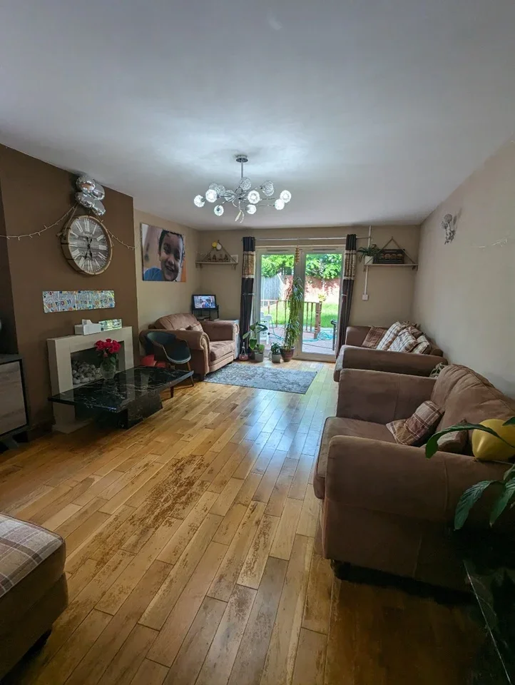 House Orchard Avenue in Slough