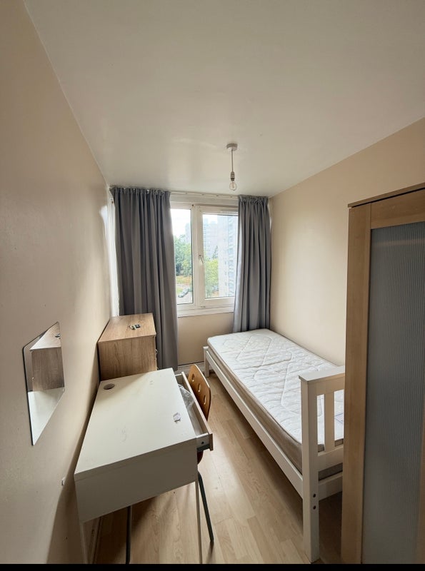 Room Sherfield Gardens in Greater London