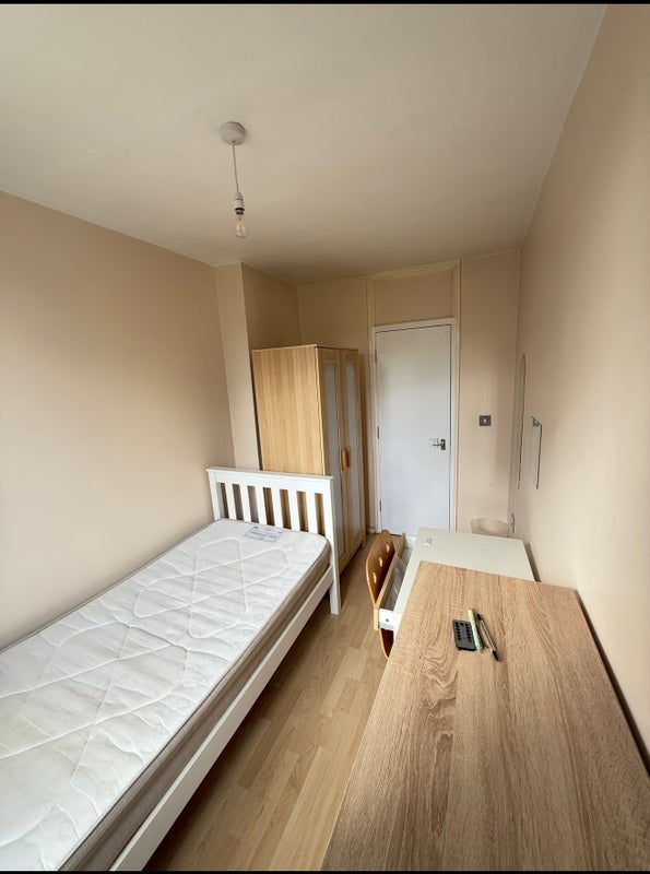 Room Sherfield Gardens in Greater London