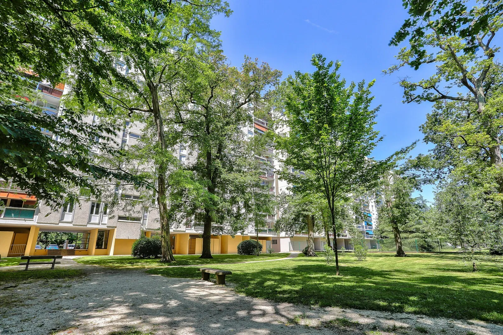 Flat Square des Bosquets in Mérignac