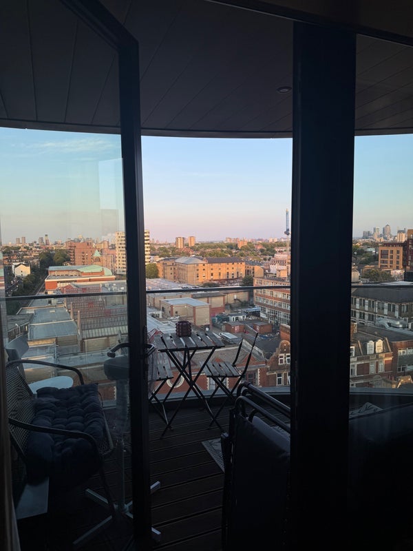 Room Kingsland High Street in Greater London