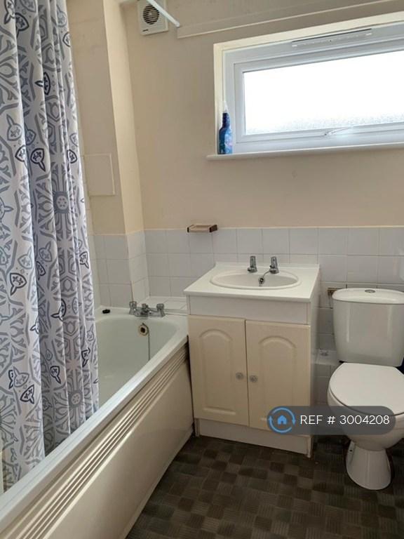 Room Bramshaw Road in Canterbury