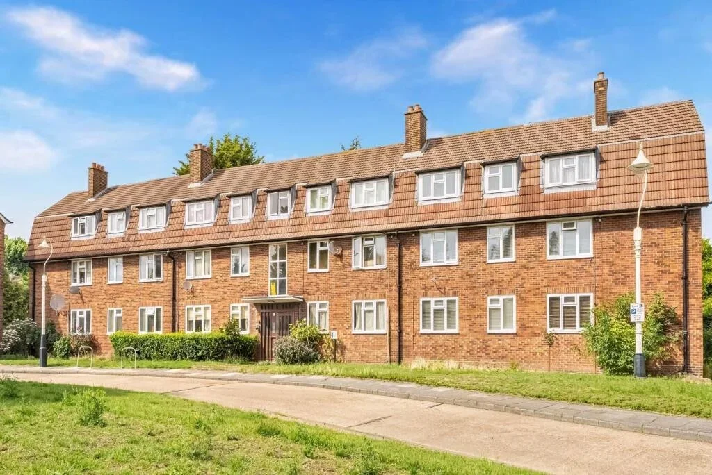 Flat Walpole Close in Greater London